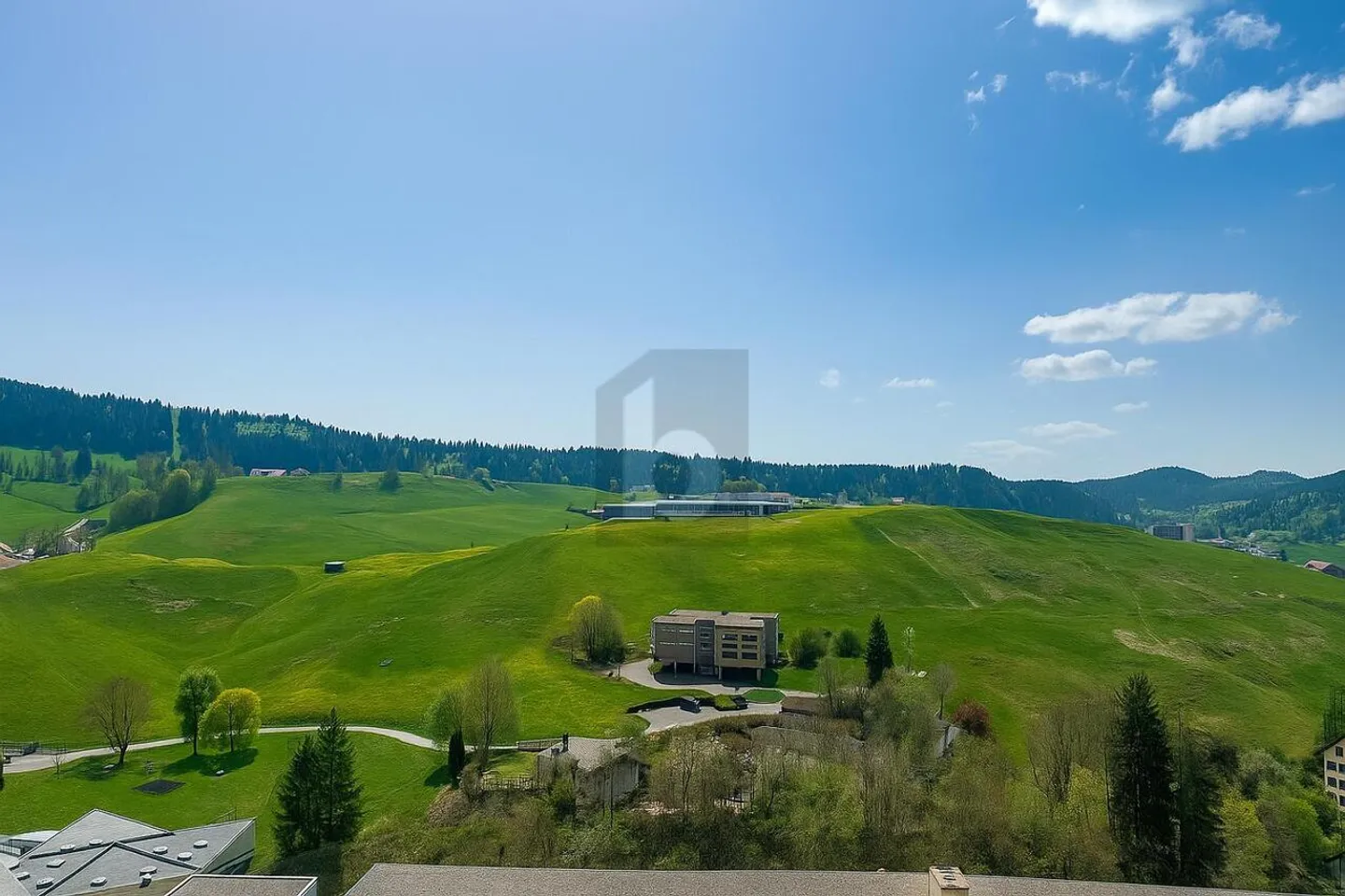 PREZZO TOP! VISTA IMPRENDIBILE SULLA VALLE - Foto 1 di 6