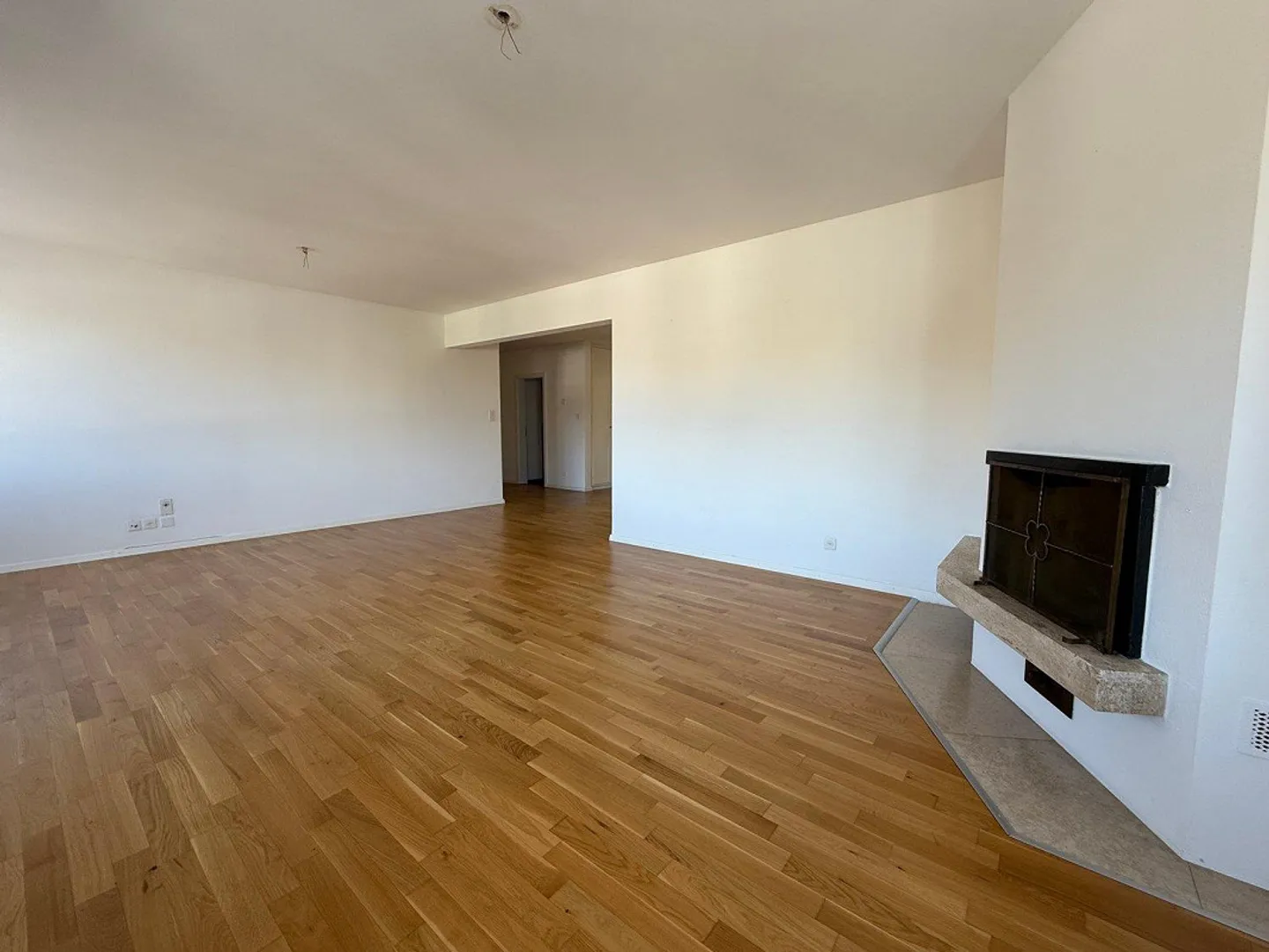 La tua nuova casa in una posizione centrale con fascino e camino - Foto 4 di 10