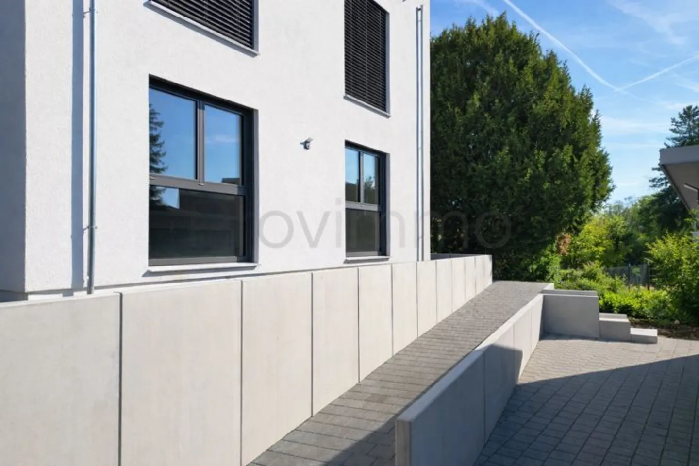 Appartement de jardin économe en énergie avec un environnement de vie ouvert et lumineux - Photo 5 sur 13