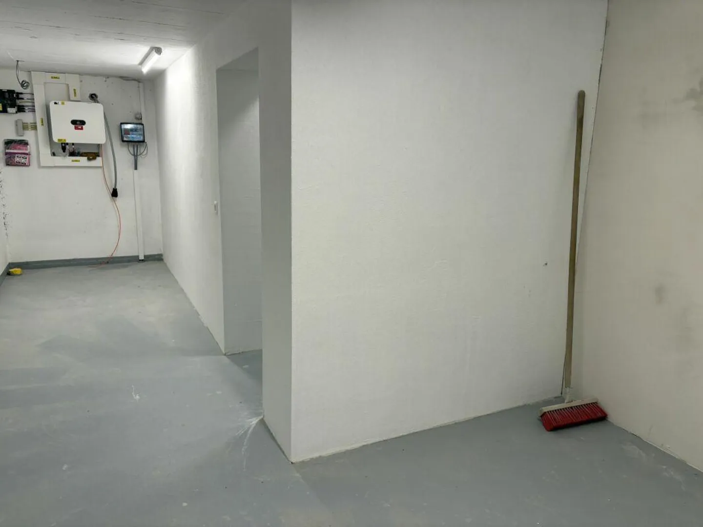 Stauraum oder Platz für Hobby gesucht? Disponibelraum zu vermieten. - Foto 2 von 8