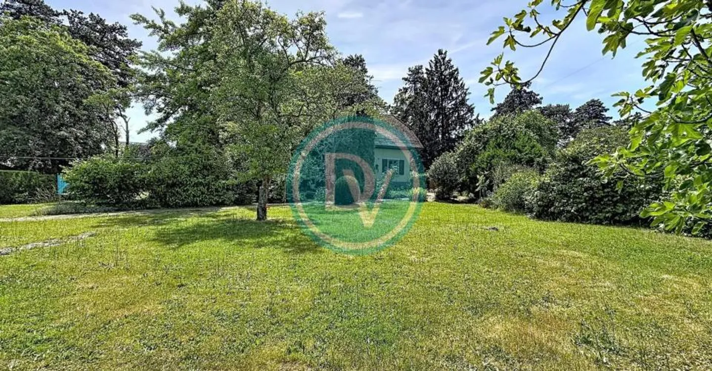 Charming Detached Villa in Versoix - Photo 1 of 12