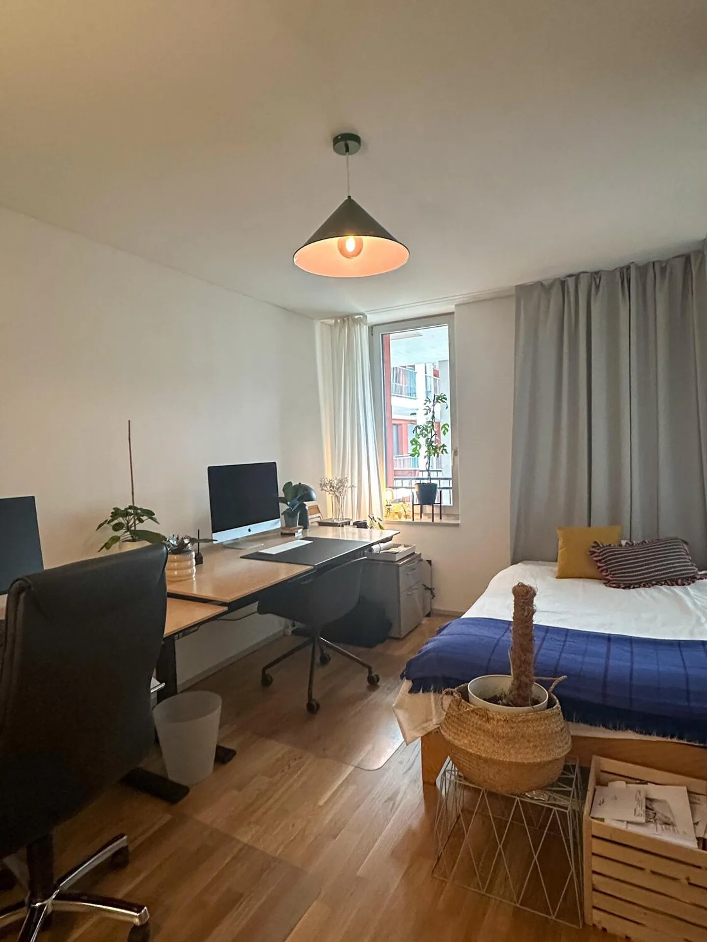 APPARTEMENT 3½ PIÈCES À ZURICH - DISTRICT 9 ALTSTETTEN, MEUBLÉ, TEMPORAIRE - Photo 4 sur 10