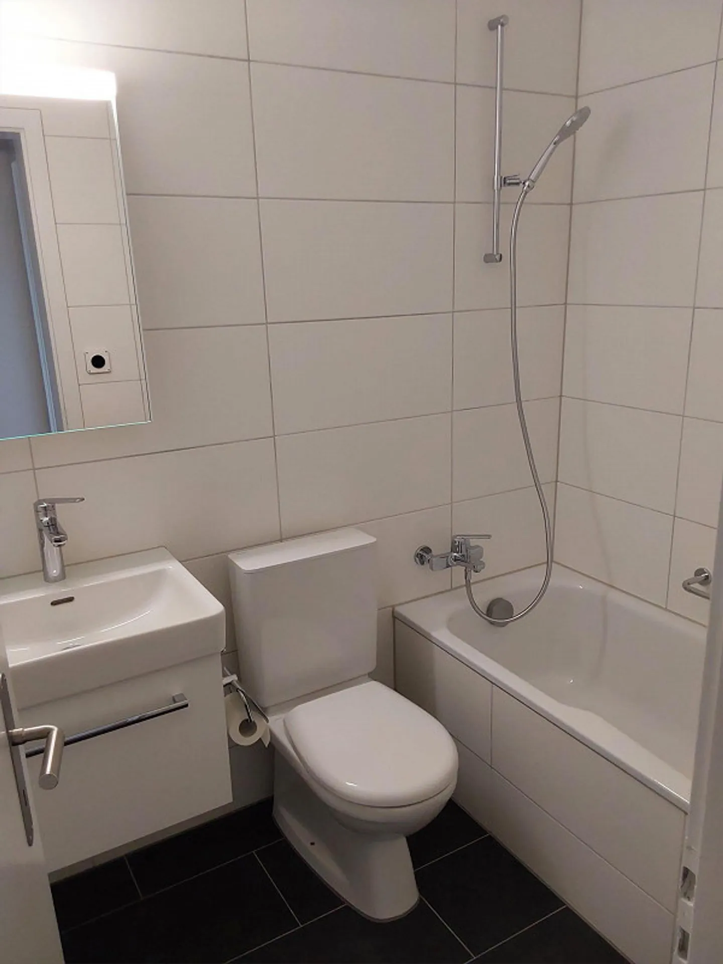 Appartement lumineux de 3,5 pièces au 10ème étage avec belle vue - Photo 10 sur 14