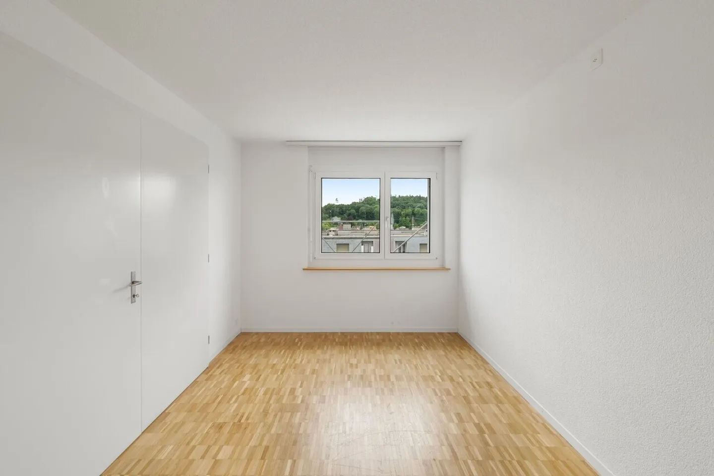 Il tuo appartamento di 4,5 stanze in un ambiente verde e tranquillo - Foto 4 di 11