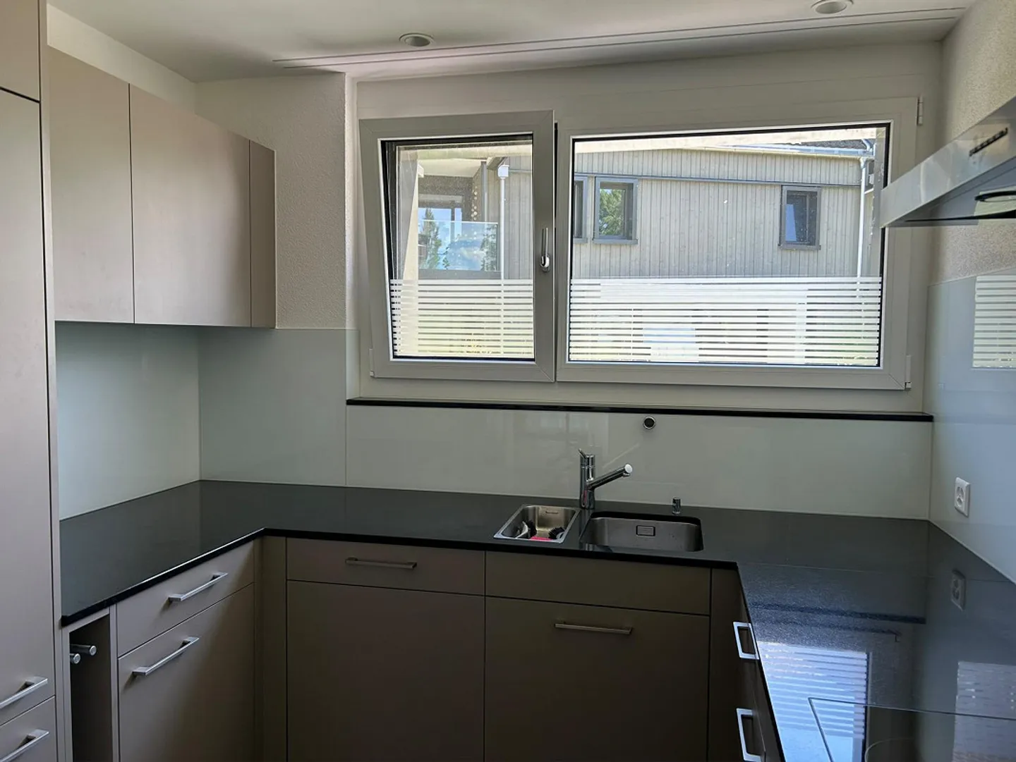 Condominio esclusivo adiacente a una riserva naturale in affitto - Foto 12 di 15