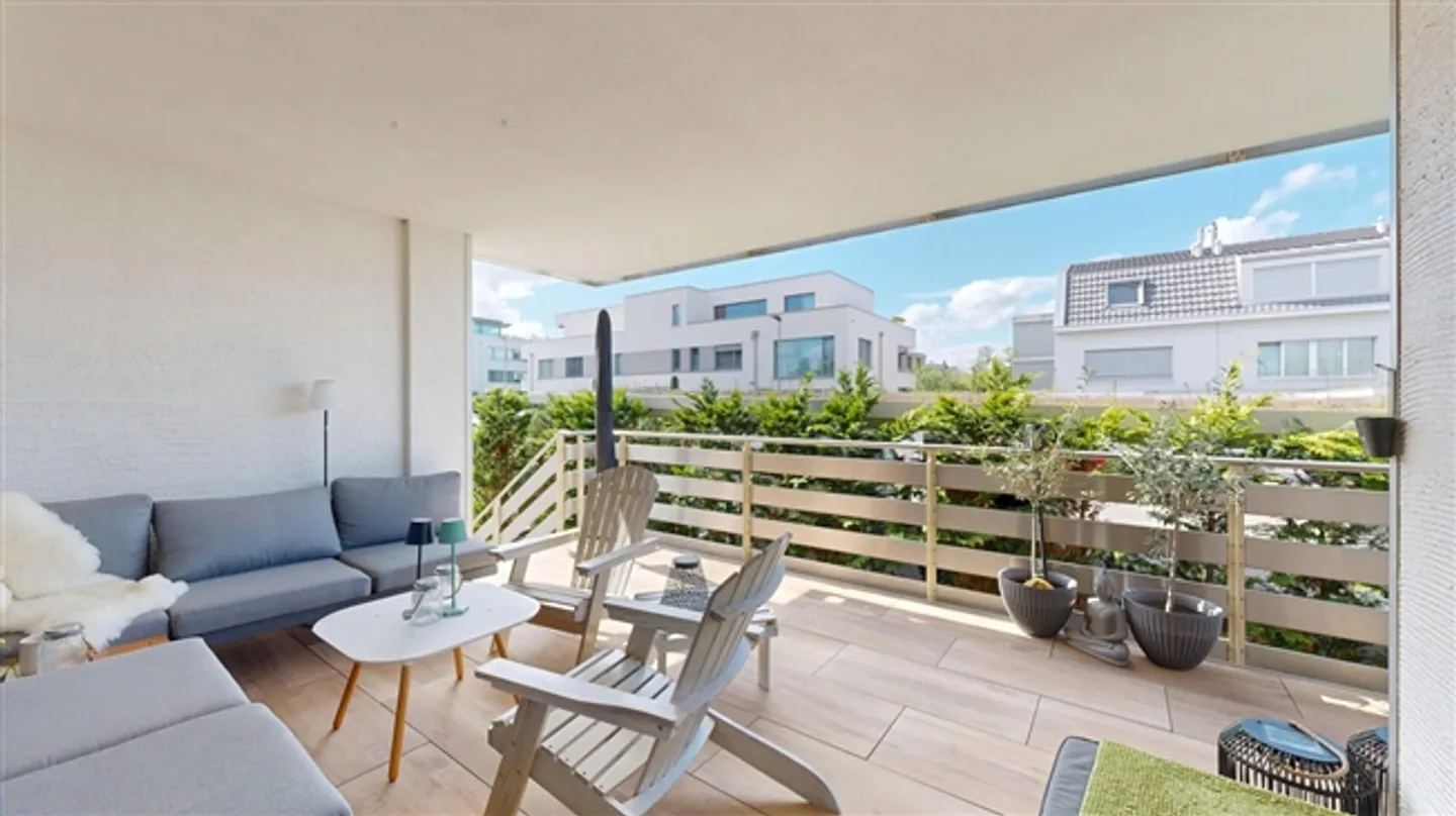 «Moderne 4.5-Zimmer-Maisonettewohnung mit Terrasse und eigenem Garten» - Foto 2 von 20