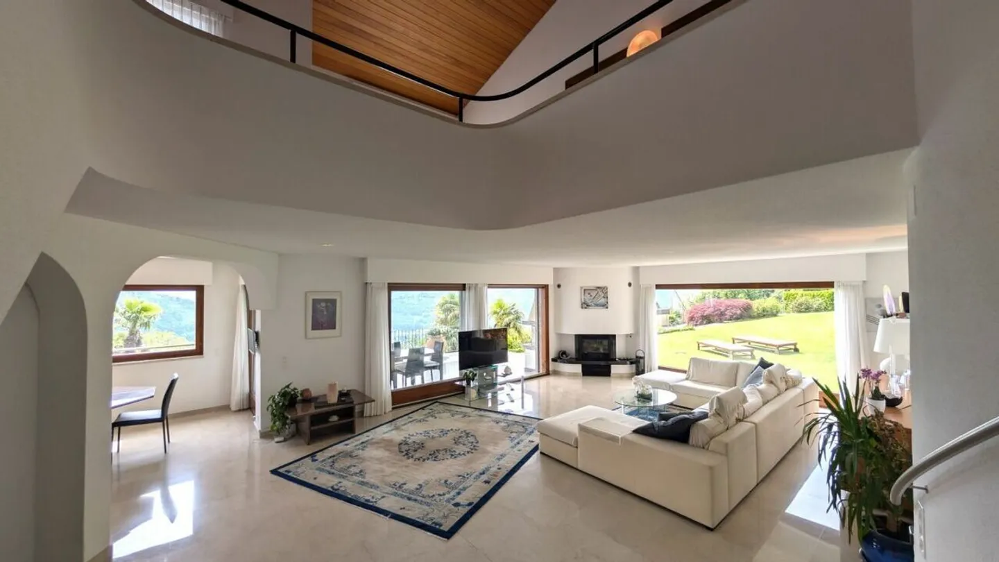 Eleganza e privacy a pochi minuti da Lugano - Villa con terrazza panoramica - Foto 1 di 19