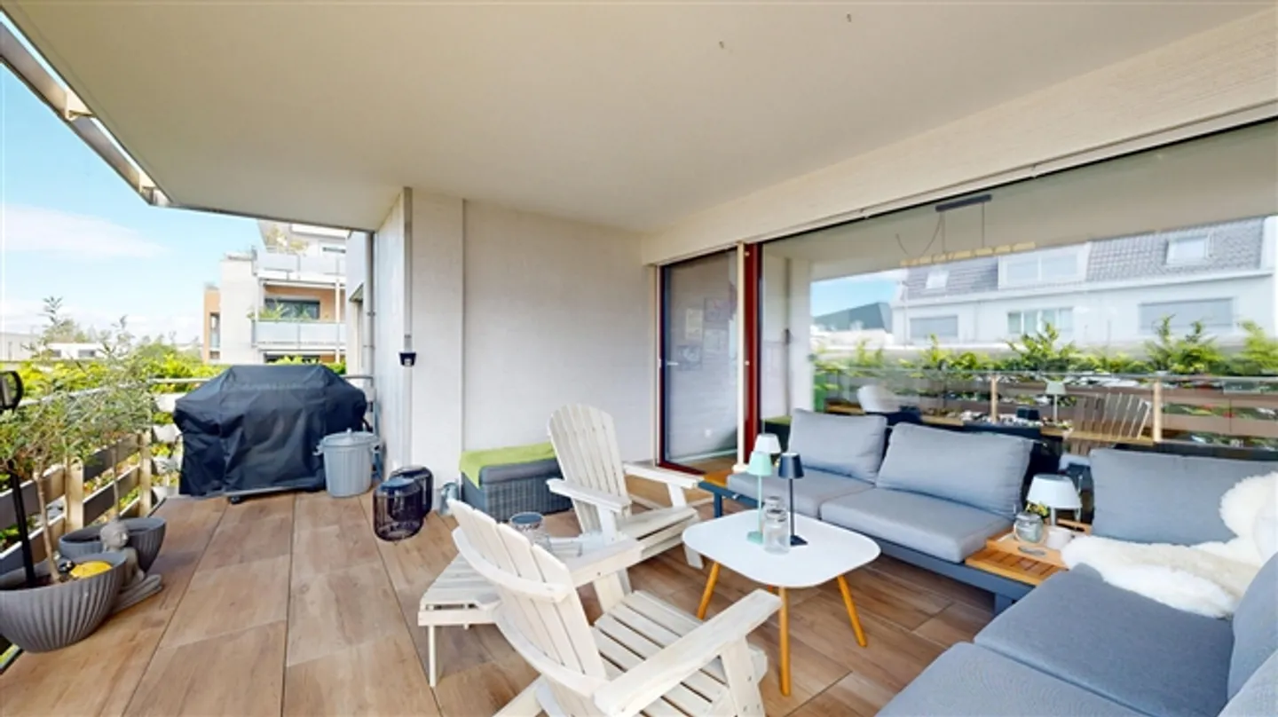 «Moderne 4.5-Zimmer-Maisonettewohnung mit Terrasse und eigenem Garten» - Foto 3 von 20