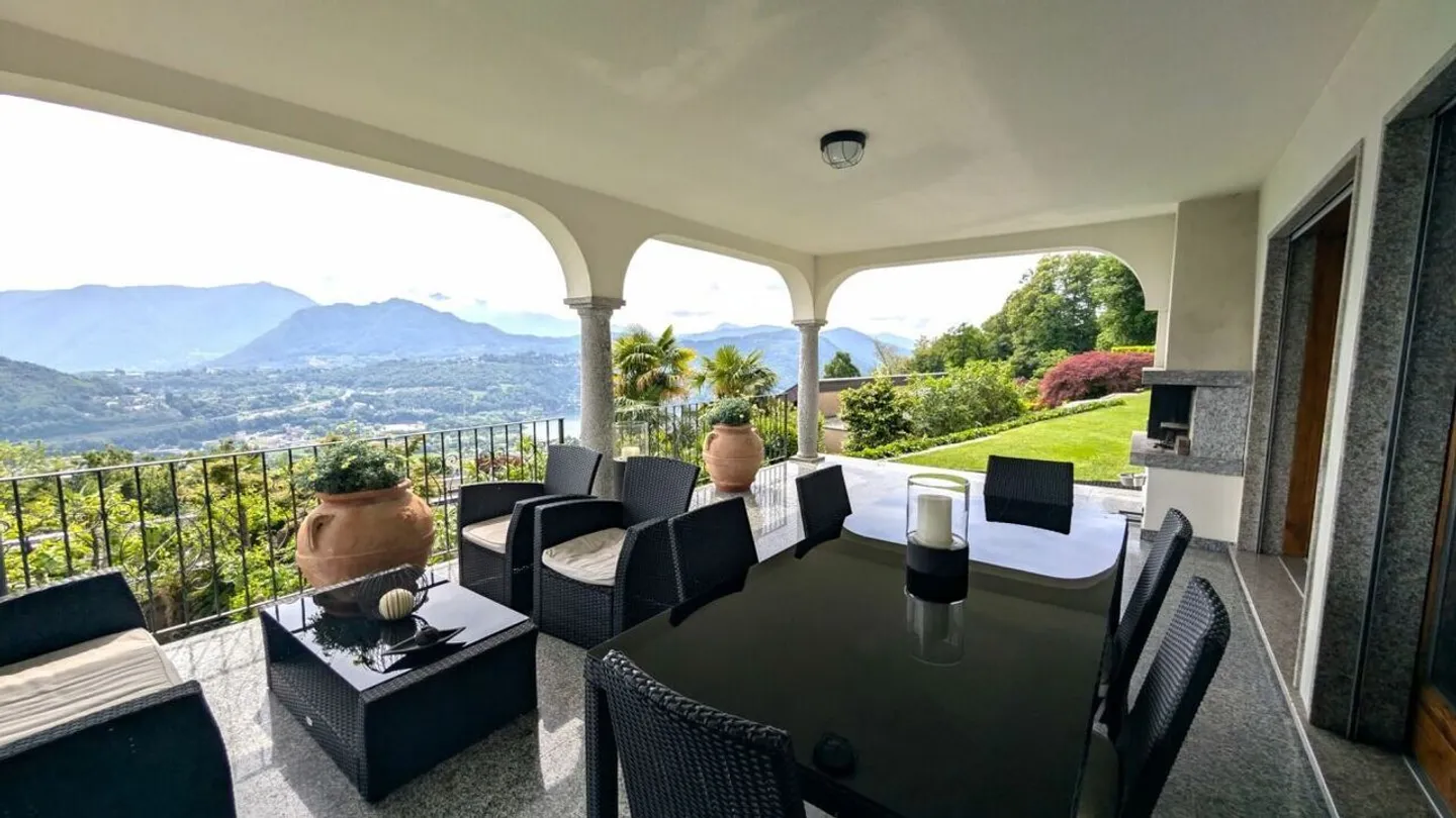Eleganza e privacy a pochi minuti da Lugano - Villa con terrazza panoramica - Foto 3 di 19