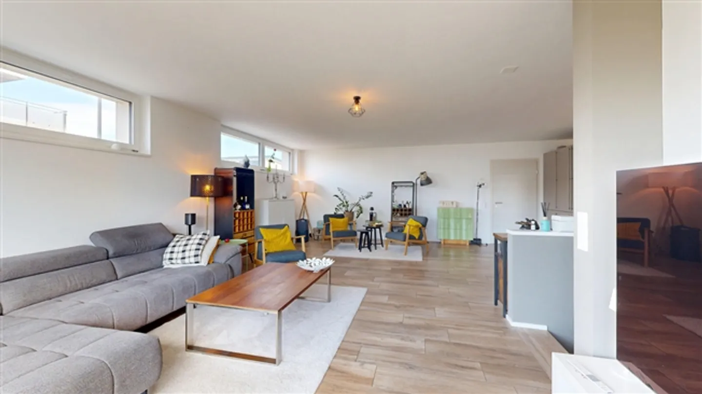 «Moderne 4.5-Zimmer-Maisonettewohnung mit Terrasse und eigenem Garten» - Foto 6 von 20