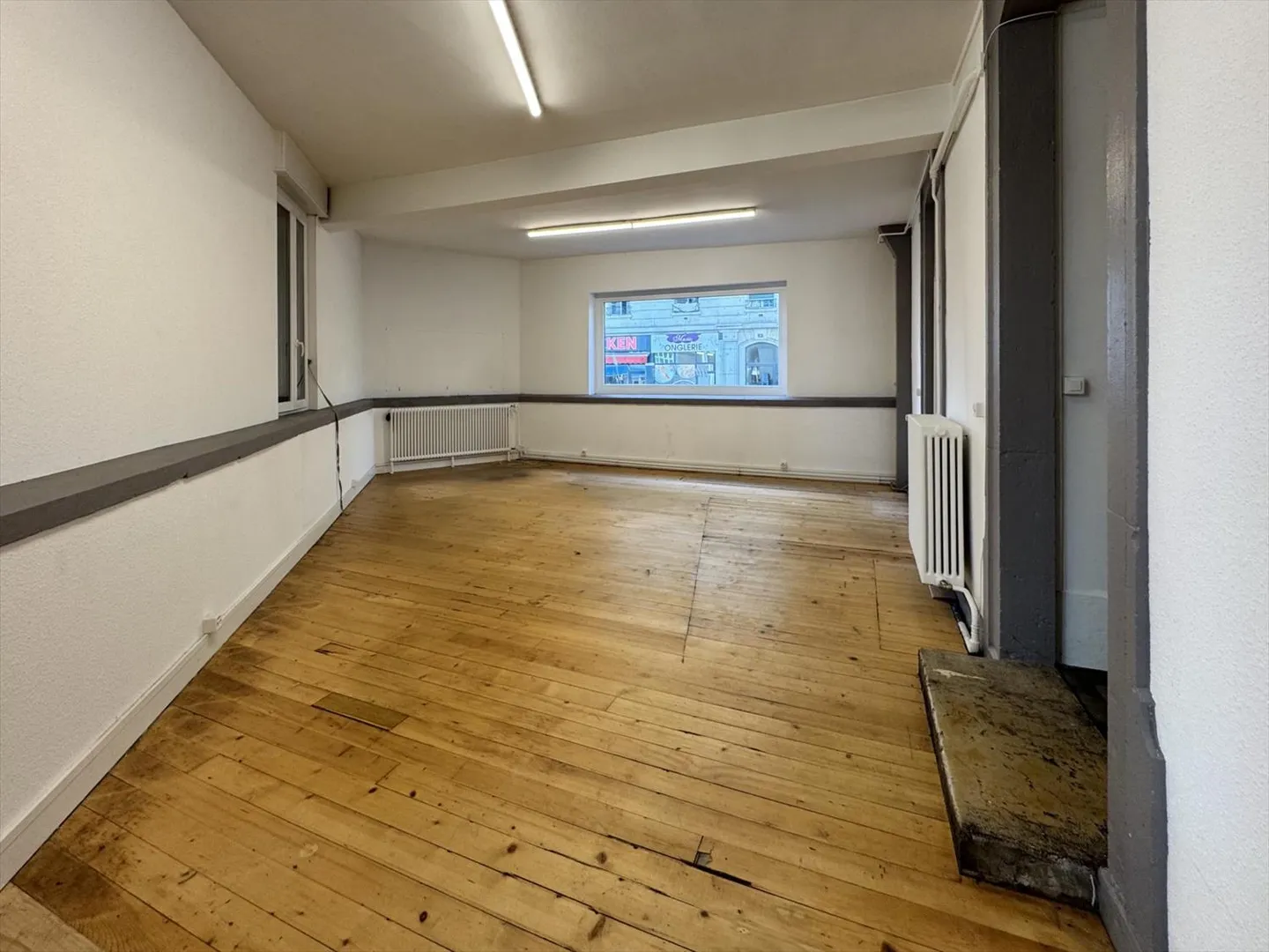 Bureaux 177 m2 - Photo 7 sur 9