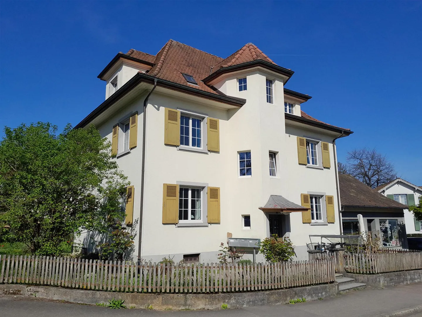 Sunny 3.5-room apartment for rent in Liestal in the Langhag district - Photo 1 of 12