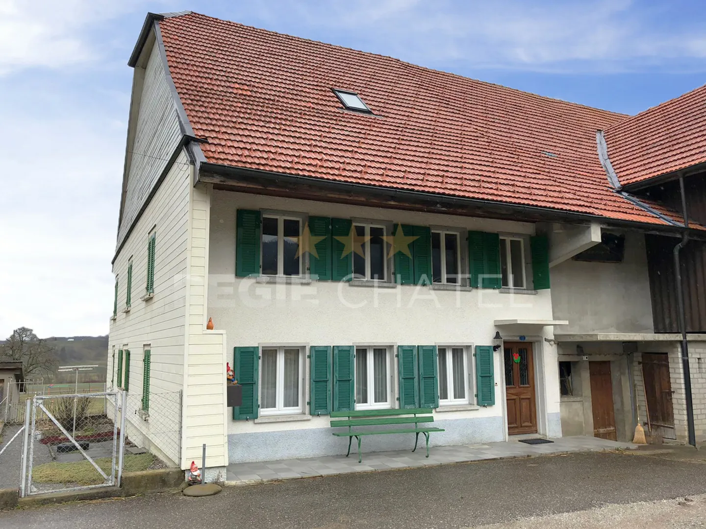 Appartement de 5.5 pièces dans une ferme - Foto 1 von 2