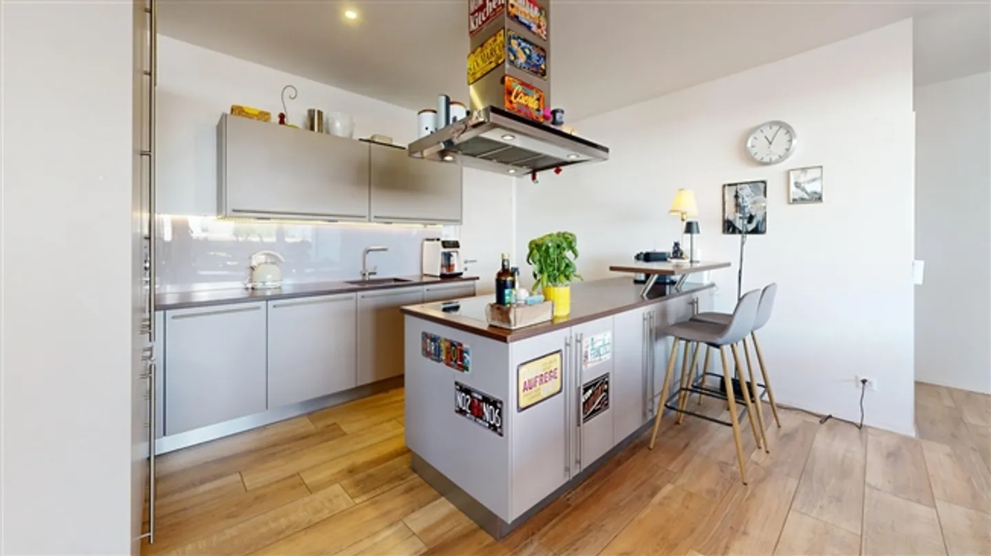 «Moderne 4.5-Zimmer-Maisonettewohnung mit Terrasse und eigenem Garten» - Foto 9 von 20