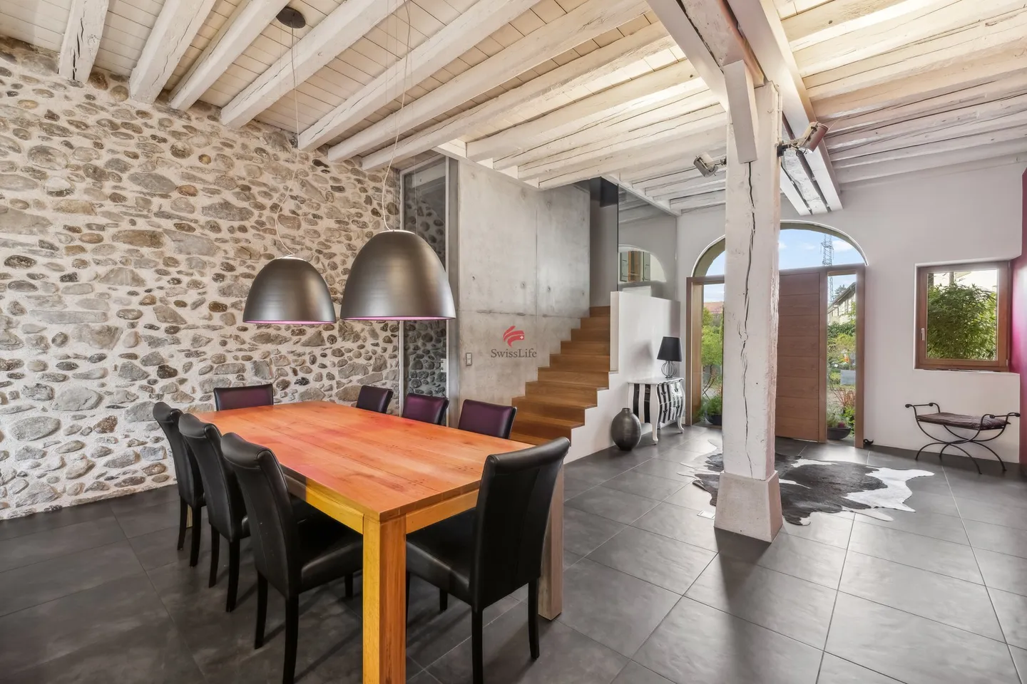 Incantevole casa di villaggio ristrutturata con gusto nel cuore di Russin - Foto 4 di 13