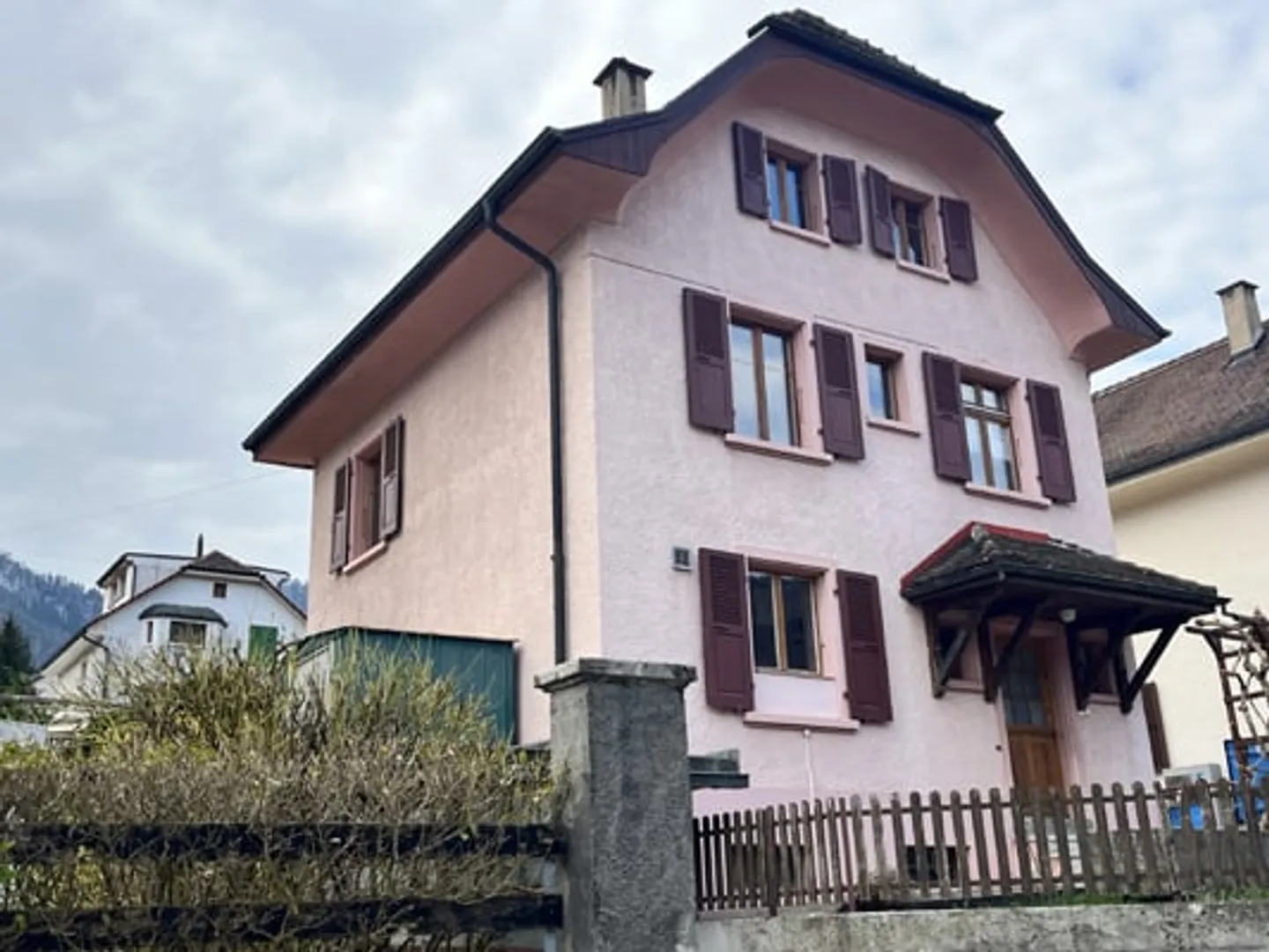 Casa unifamiliare affascinante e spaziosa con 7,5 stanze in una buona posizione - Foto 5 di 34