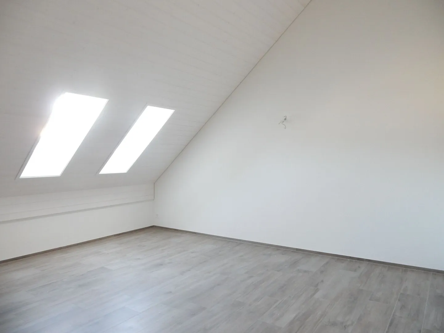 Stylish living above the rooftops of Esslingen - modern apartment near the train station - Photo 7 of 9