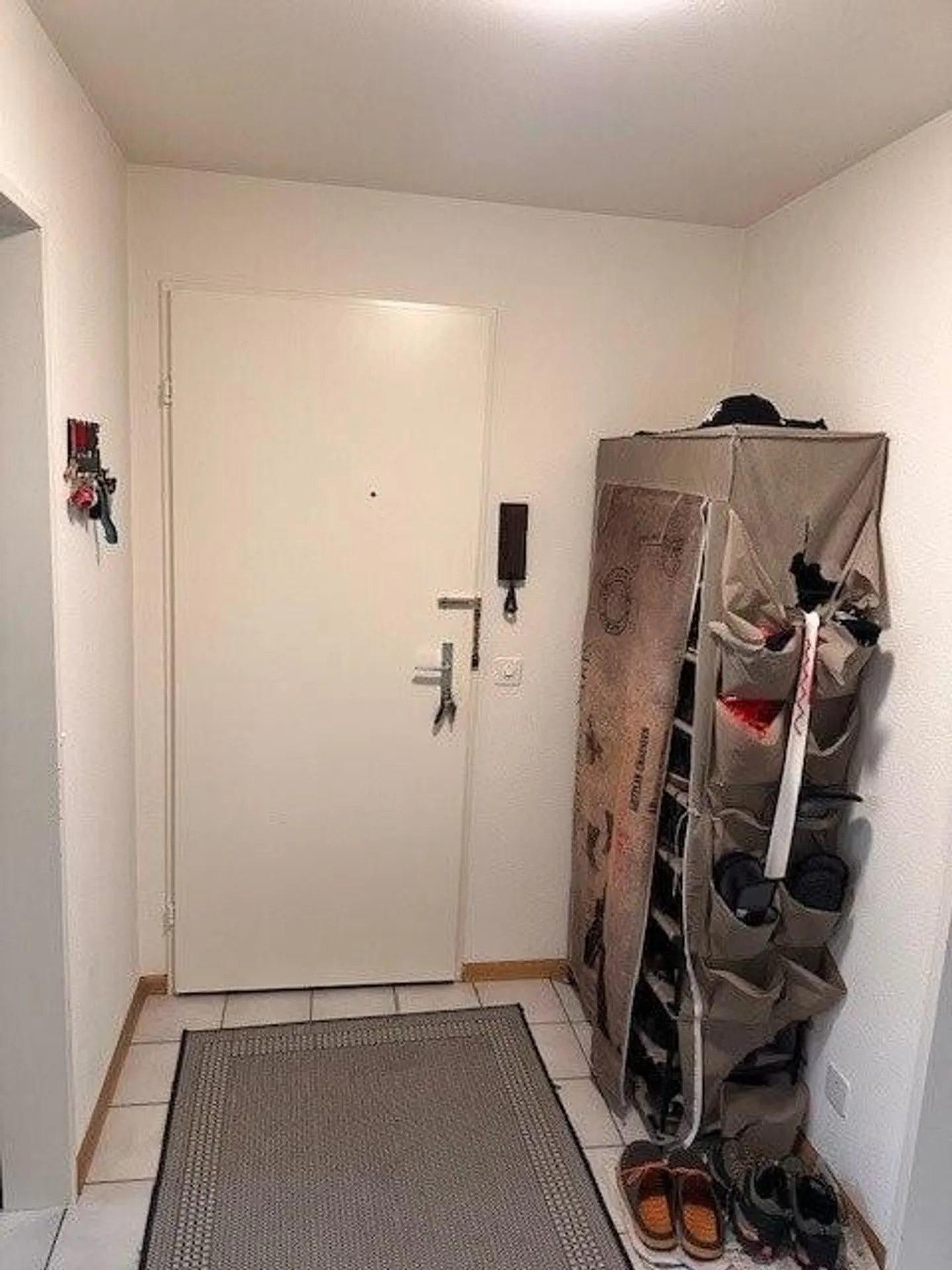 Charmant appartement de 2,5 pièces à Oberwil - Photo 2 sur 12