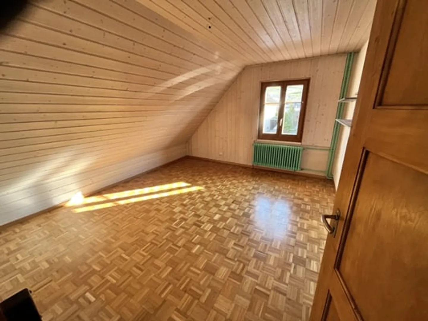 Casa unifamiliare affascinante e spaziosa con 7,5 stanze in una buona posizione - Foto 23 di 34