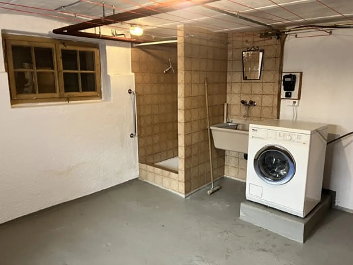 Casa unifamiliare affascinante e spaziosa con 7,5 stanze in una buona posizione - Foto 29 di 34