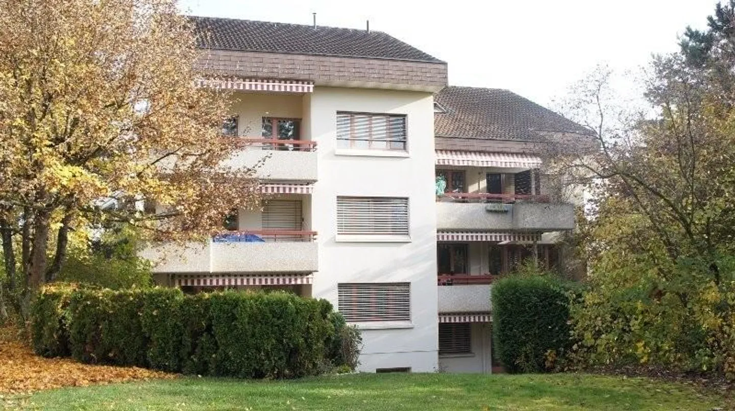 Charmant appartement de 2,5 pièces à Oberwil - Photo 1 sur 12