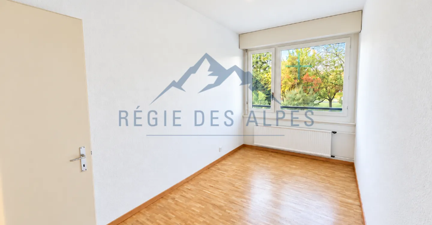 Charming 4-room apartment | Close to international organizations - Photo 4 of 6