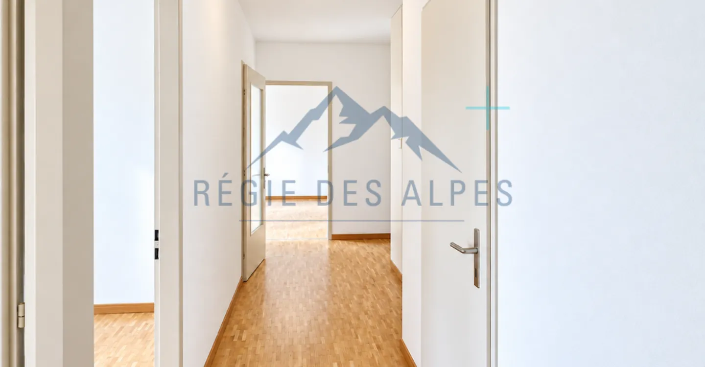 Charming 4-room apartment | Close to international organizations - Photo 5 of 6