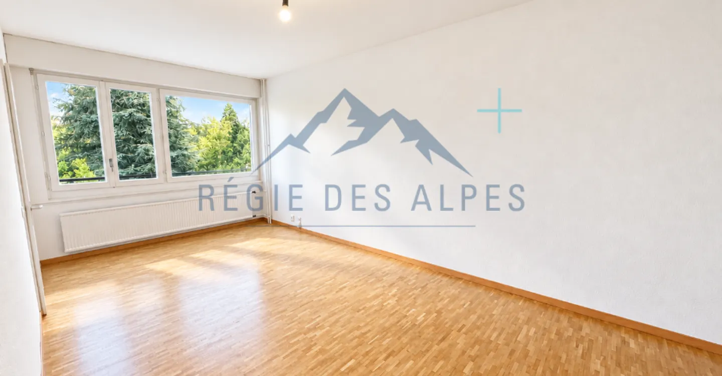 Charming 4-room apartment | Close to international organizations - Photo 1 of 6