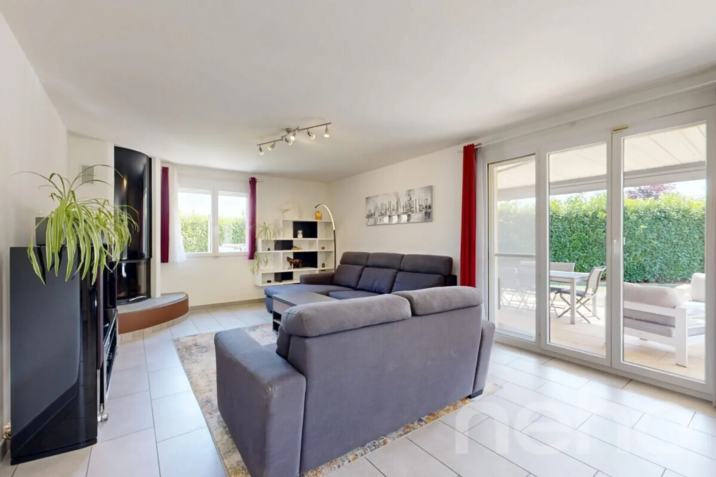 Superb 5.5-room detached house with heated pool - Photo 3 of 13