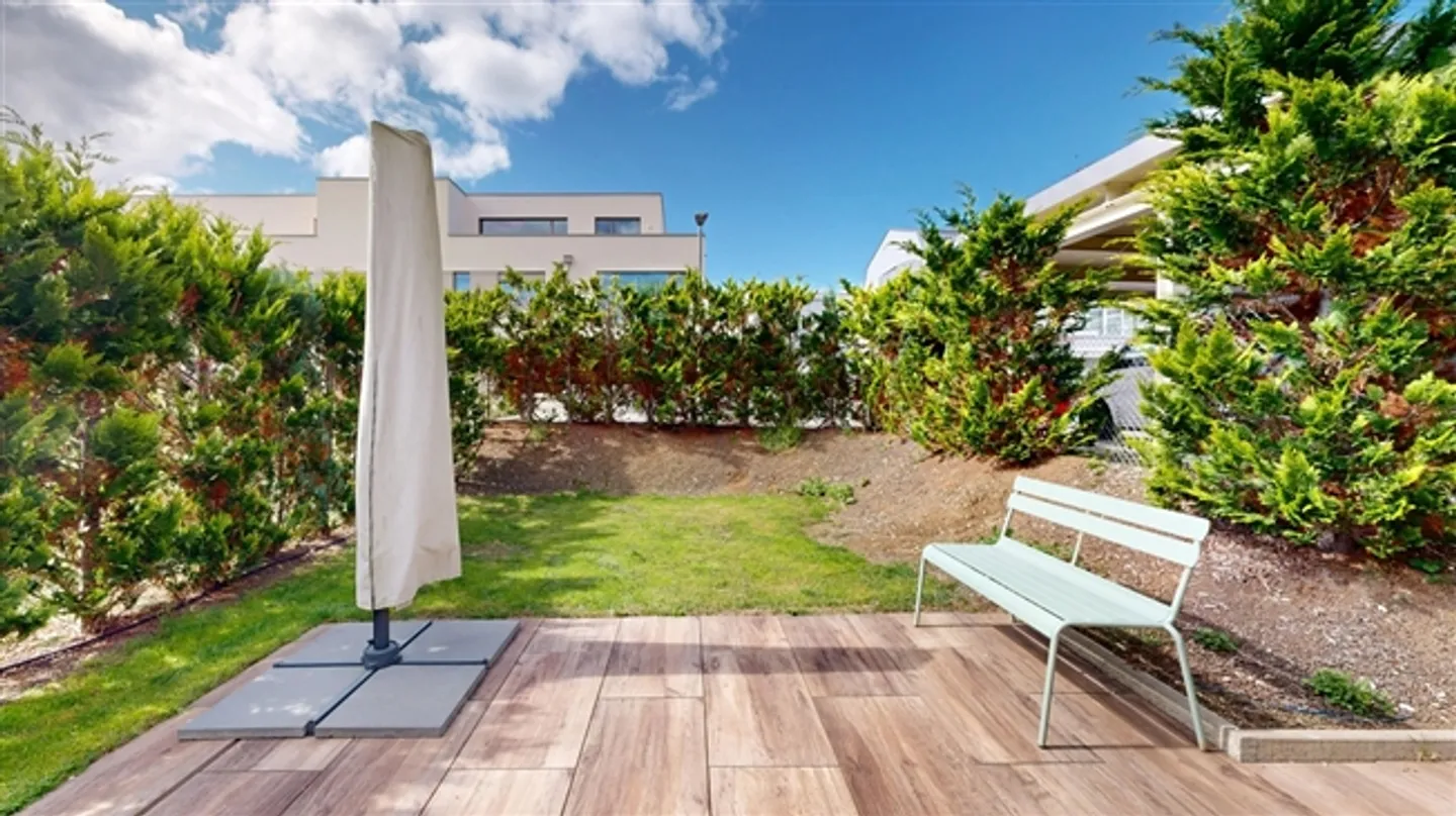 «Moderne 4.5-Zimmer-Maisonettewohnung mit Terrasse und eigenem Garten» - Foto 20 von 20