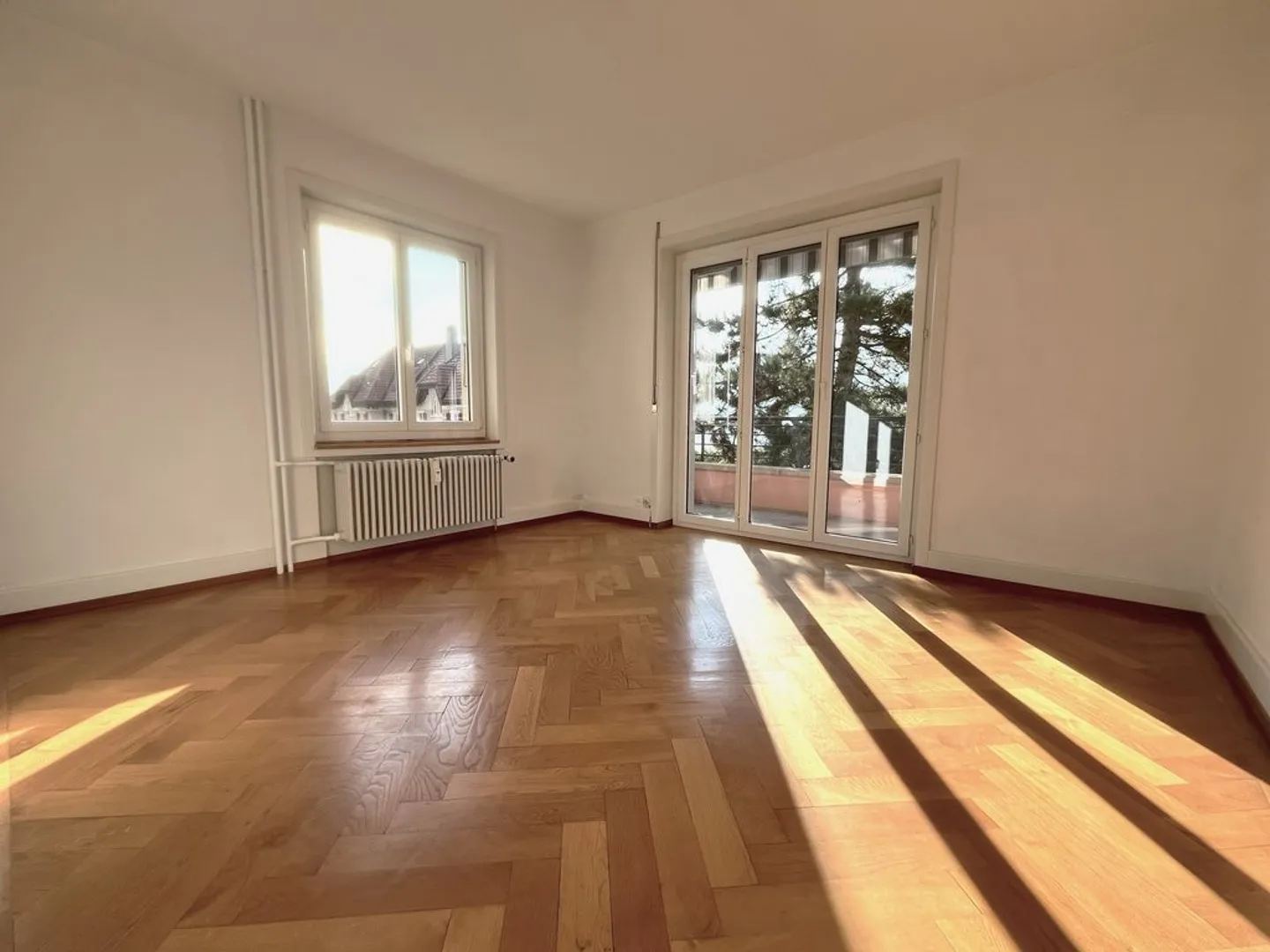 Three-room apartment in a quiet and sunny neighborhood - Photo 3 of 8