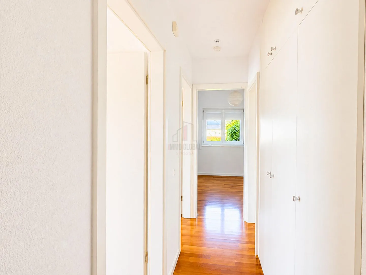 LA TUA CASA IN ZONA ESCLUSIVA CON PARZIALE VISTA LAGO - Foto 10 di 13