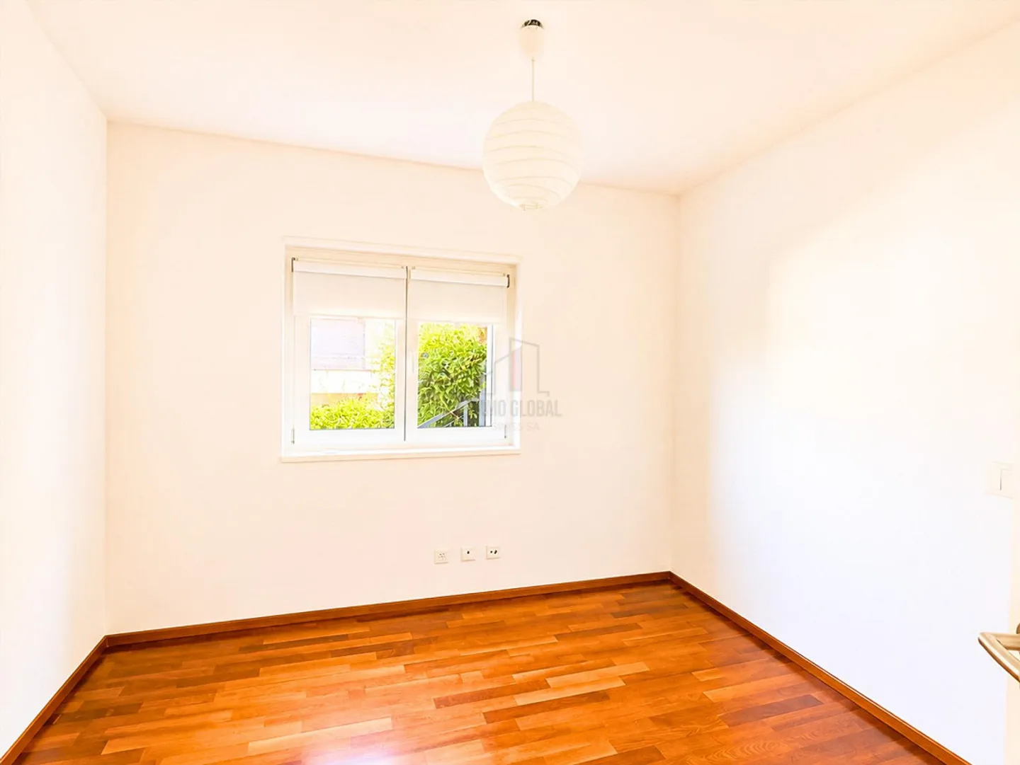 LA TUA CASA IN ZONA ESCLUSIVA CON PARZIALE VISTA LAGO - Foto 11 di 13