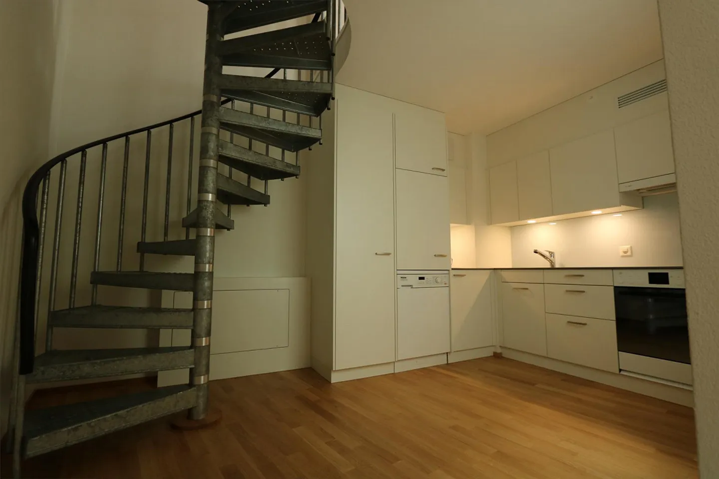 4.5 Penthouse Apartment Lucerne Old Town - Photo 9 of 16