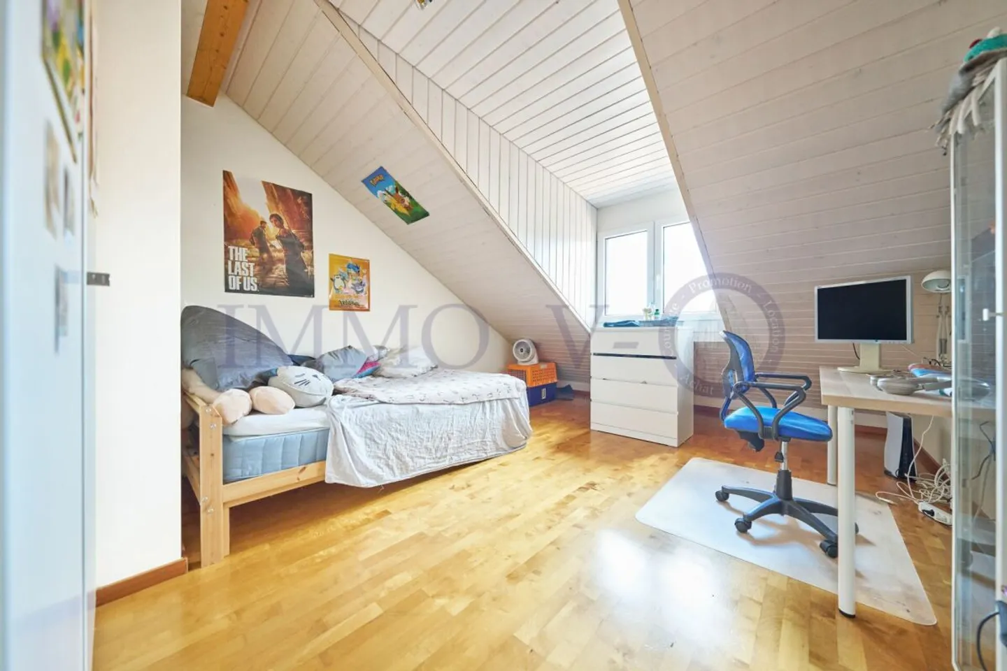 Spazioso e luminoso con terrazza sul tetto e balcone - Foto 6 di 9