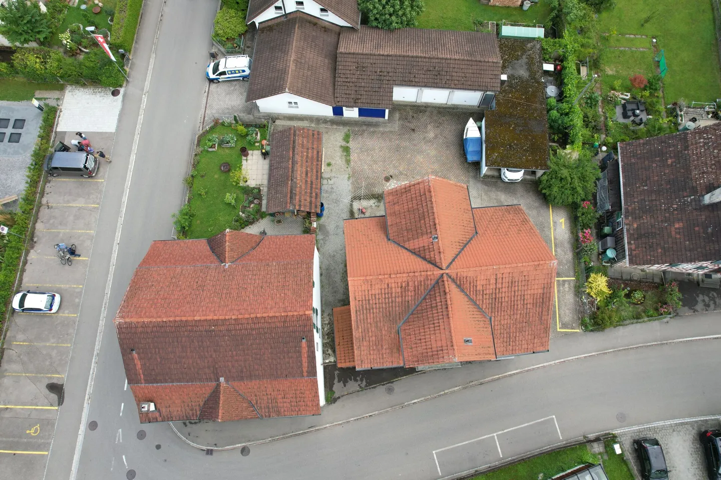 Attraktive Kapitalanlage mit zwei vollvermieteten Mehrfamilienhäusern - Foto 4 von 12