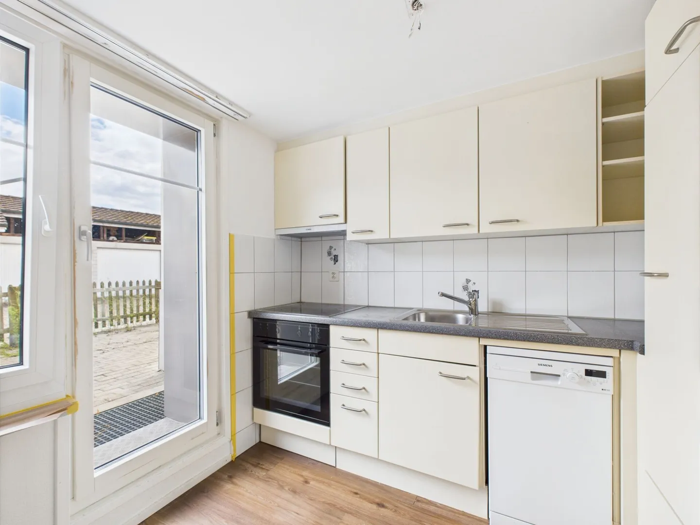 Attraktive Kapitalanlage mit zwei vollvermieteten Mehrfamilienhäusern - Foto 7 von 12