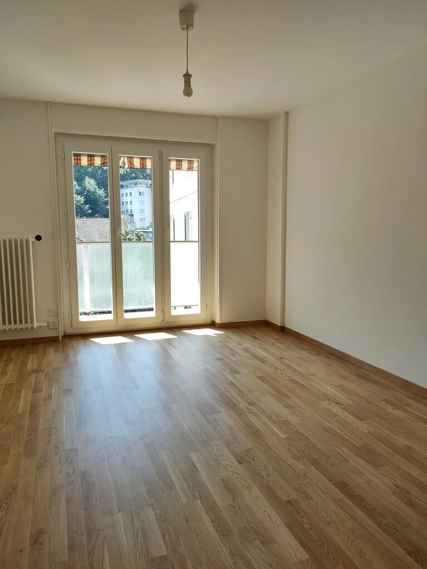 To seize! Your apartment close to downtown Lausanne! - Photo 2 of 4