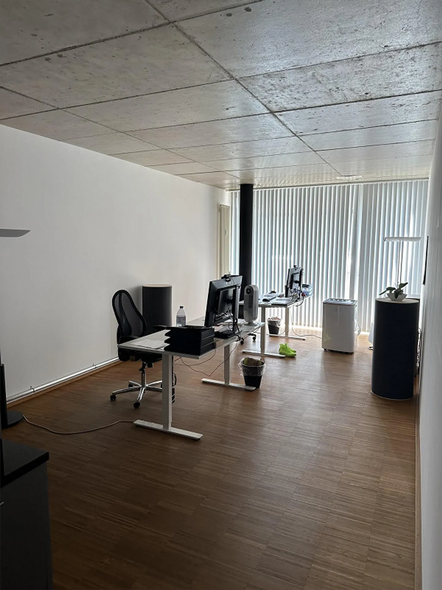 Uffici moderni con terrazza e vista sulla città a Regensdorf - Foto 3 di 8