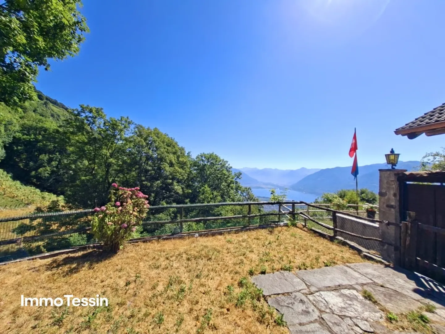 OPPORTUNITÉ : Magnifique Rustico avec vue panoramique unique sur le lac dans un lieu de tranquillité surplombant le lac Majeur - Photo 4 sur 13