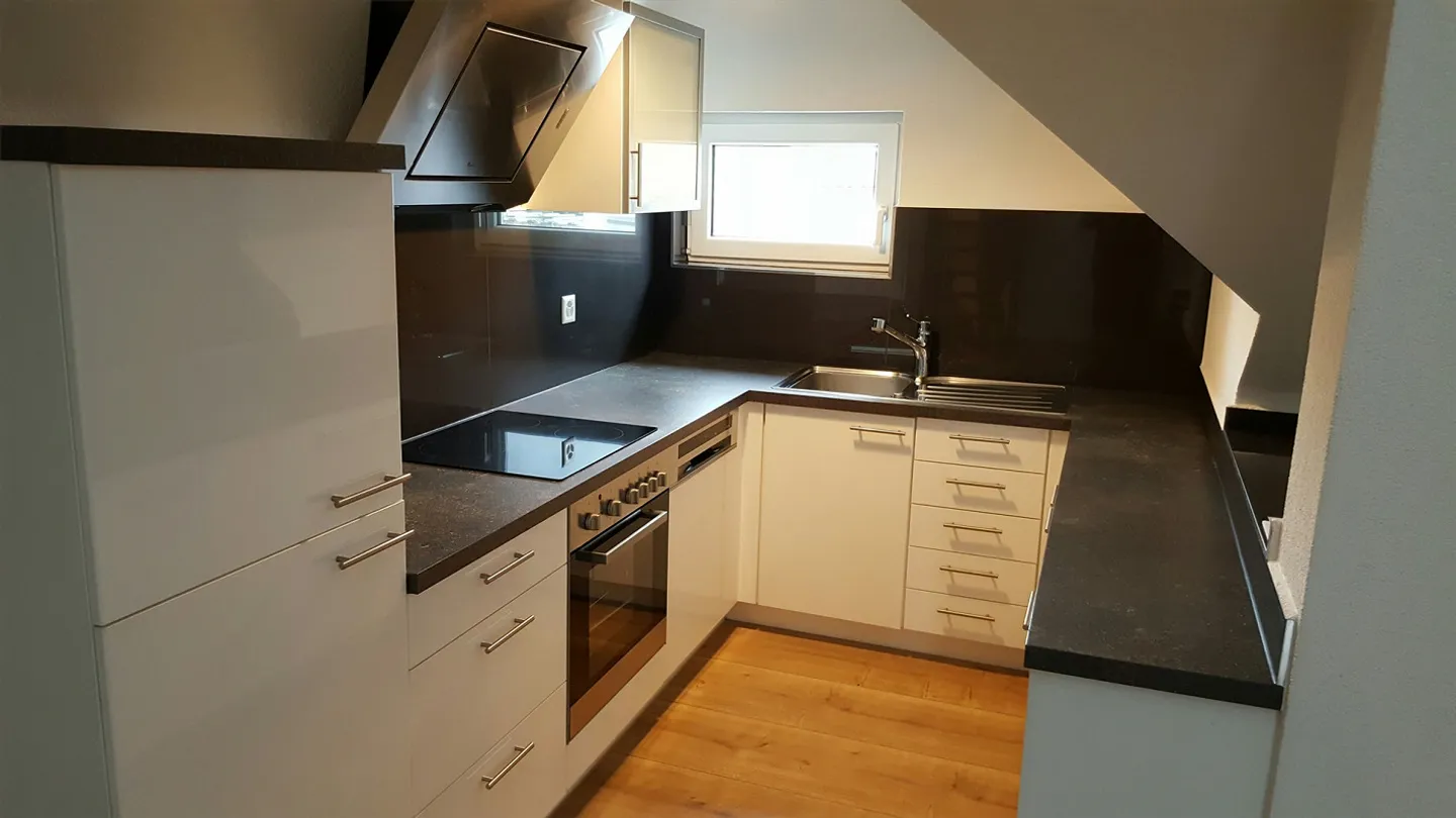 Appartamento unico di 3,5 stanze con galleria nel centro del villaggio - Foto 5 di 11