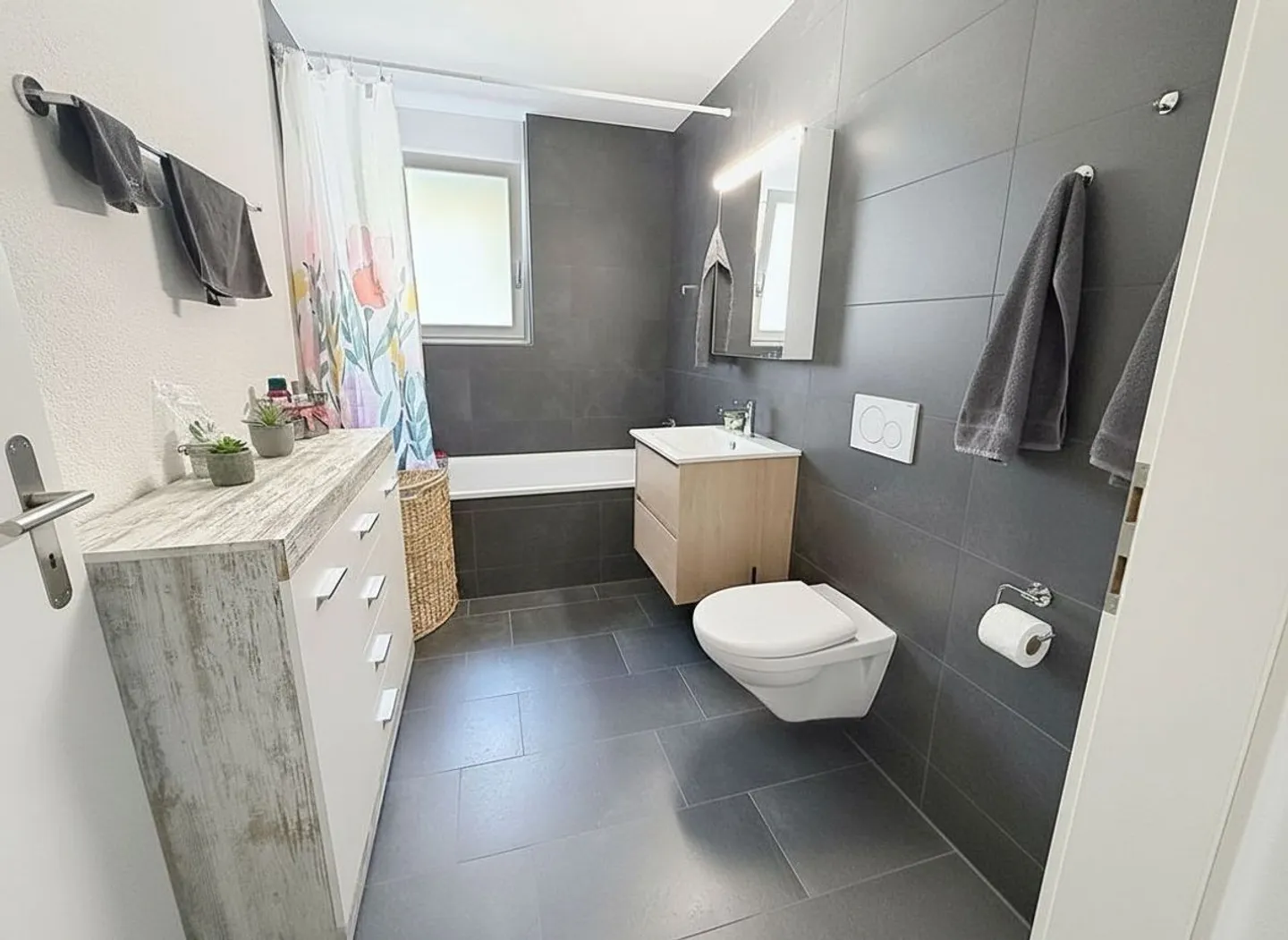 Appartamento attico straordinario come nuovo, immediatamente disponibile o su appuntamento. - Foto 9 di 12