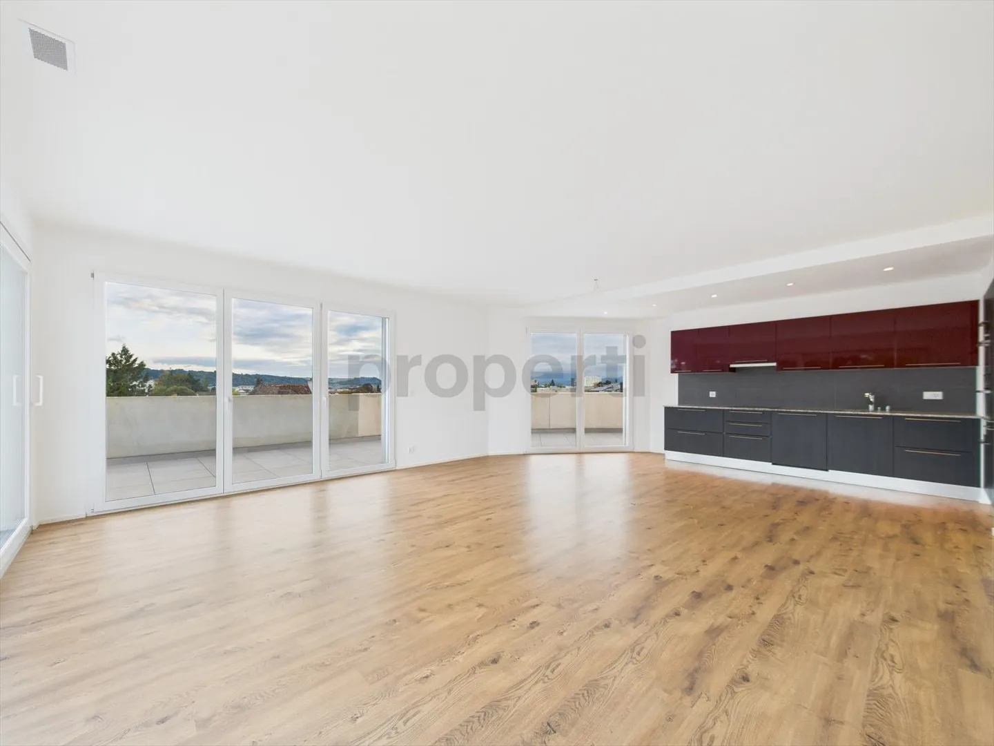 Attico eccezionale, 3.5 locali, 91m², ultimo piano con terrazza di 95m² + vista libera a Yverdon-les-Bains - Foto 5 di 13