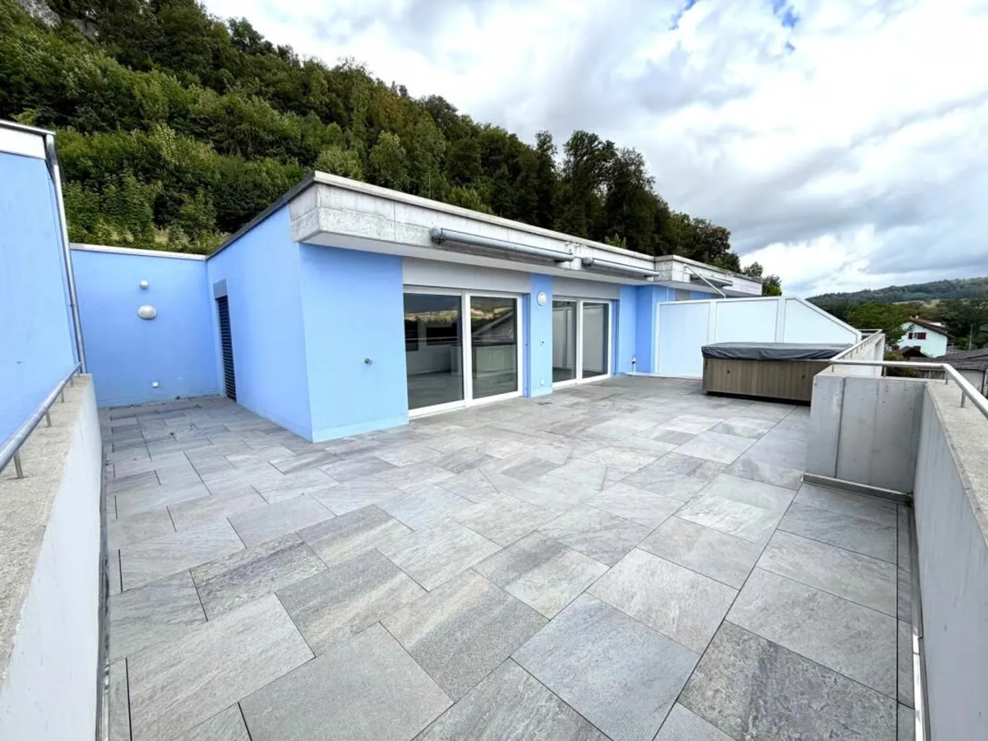 Moderne Attikawohnung mit Aussicht - Foto 1 von 15