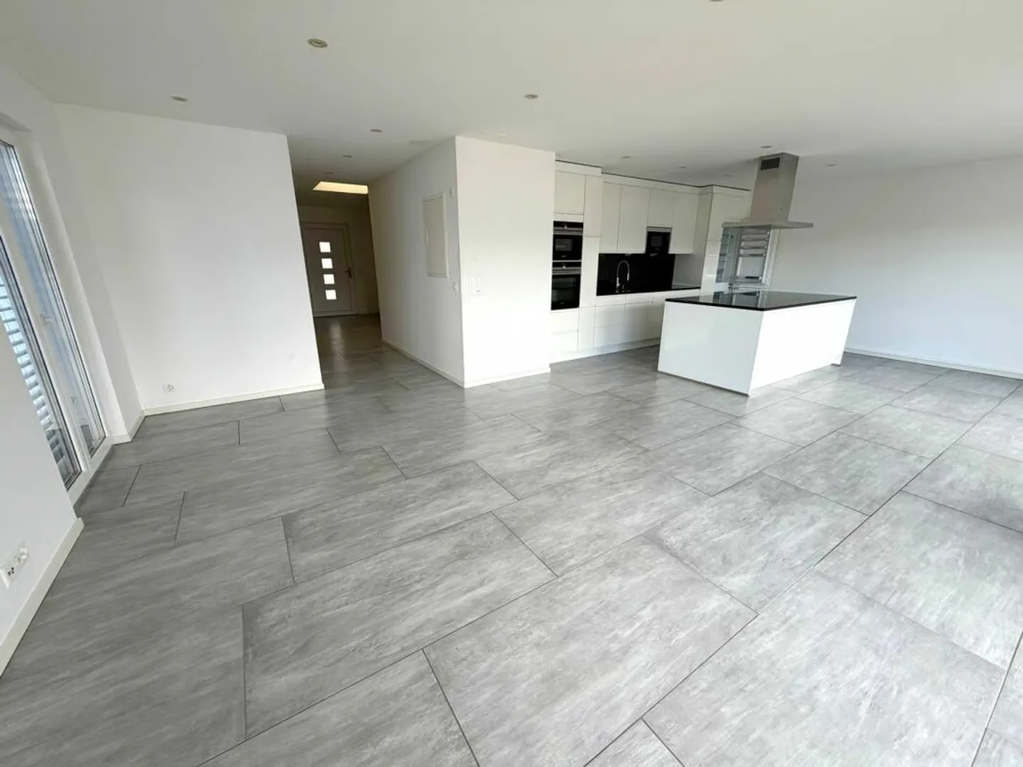 Moderne Attikawohnung mit Aussicht - Foto 4 von 15