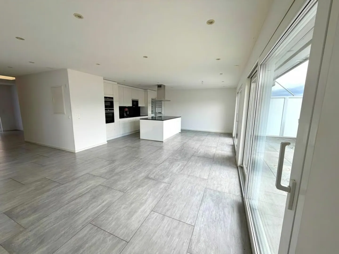Moderne Attikawohnung mit Aussicht - Foto 2 von 15