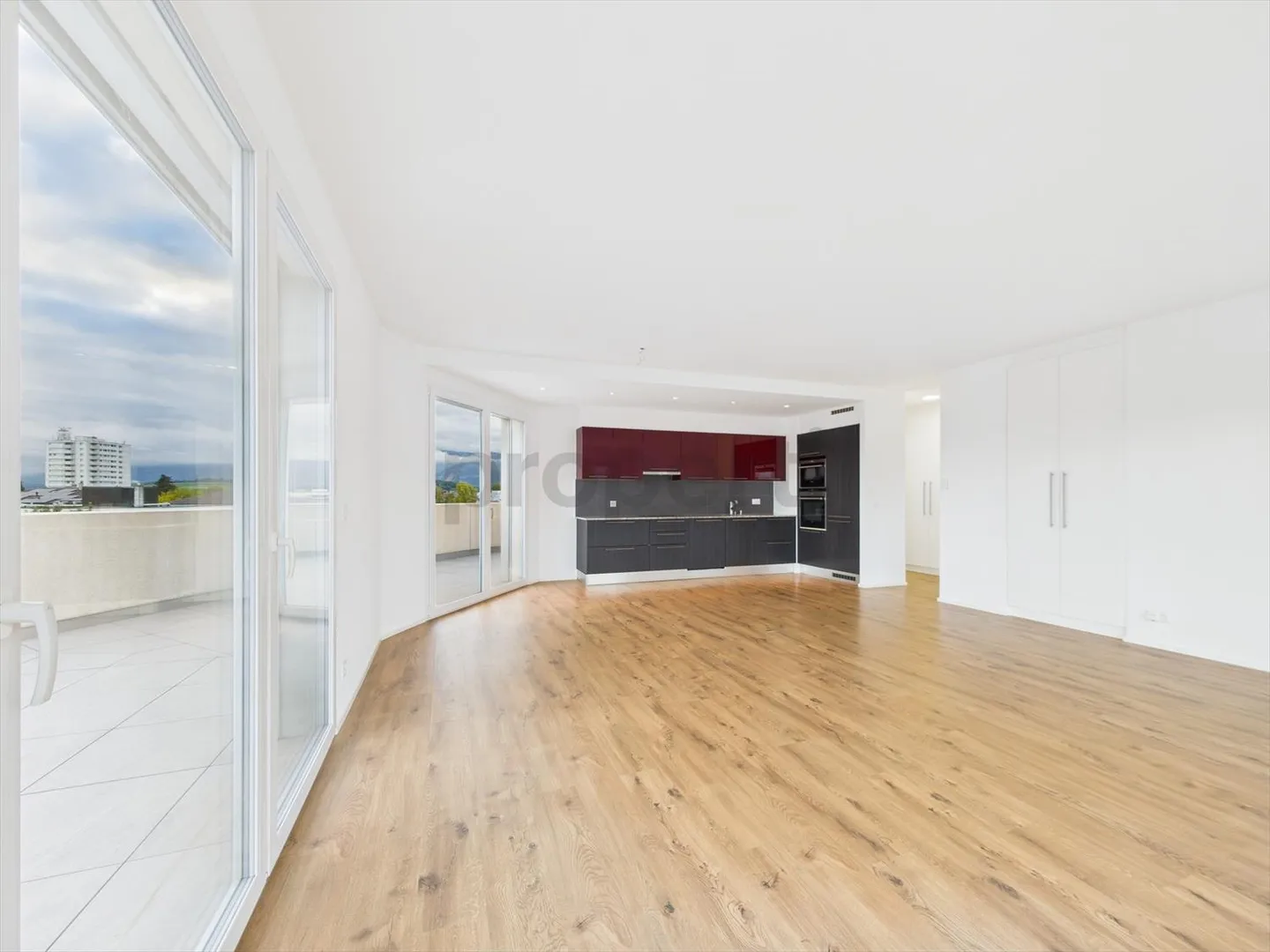 Attico eccezionale, 3.5 locali, 91m², ultimo piano con terrazza di 95m² + vista libera a Yverdon-les-Bains - Foto 6 di 13