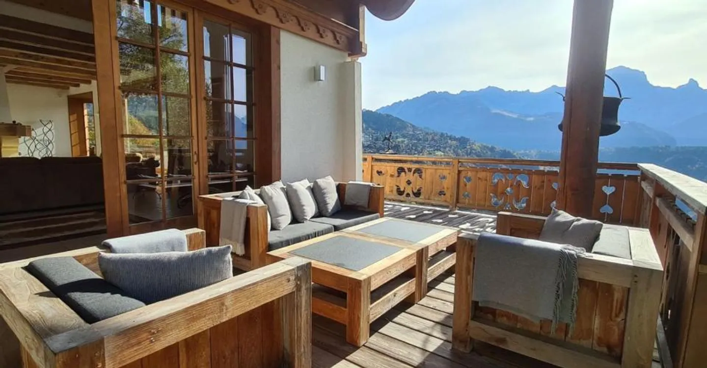 Un'ode alla serenità, chalet lussuoso e spazioso con vista panoramica - Foto 3 di 13