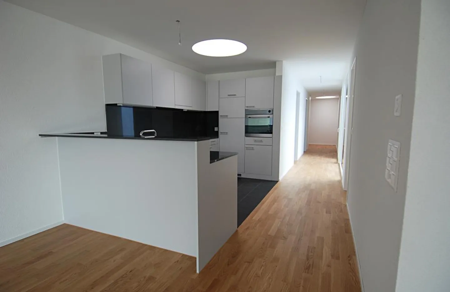 Modern 3.5-room apartment with 2 bathrooms - above the Spar - Photo 2 of 7