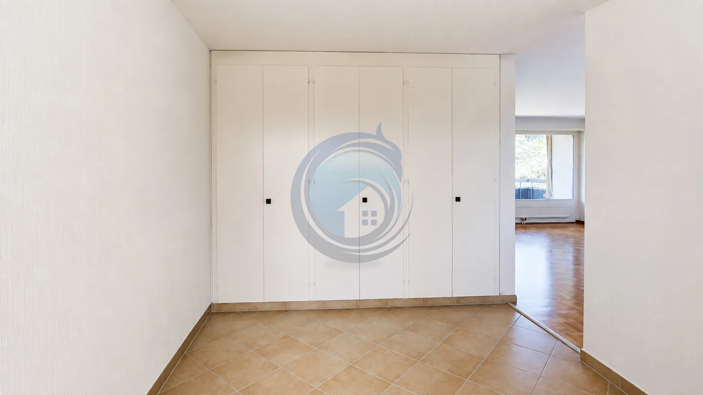 BEL APPARTEMENT D'ANGLE DE 4.5 PCES AVEC BALCON - Foto 5 di 12